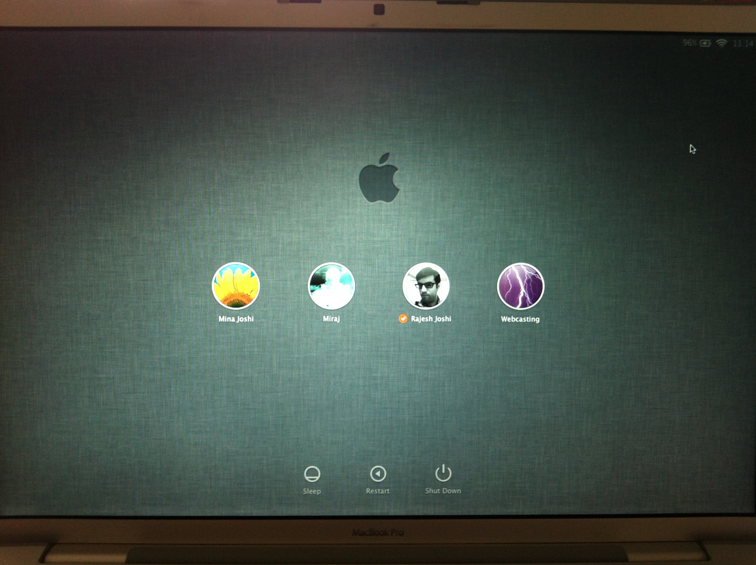 Mac OS X Lion login screen